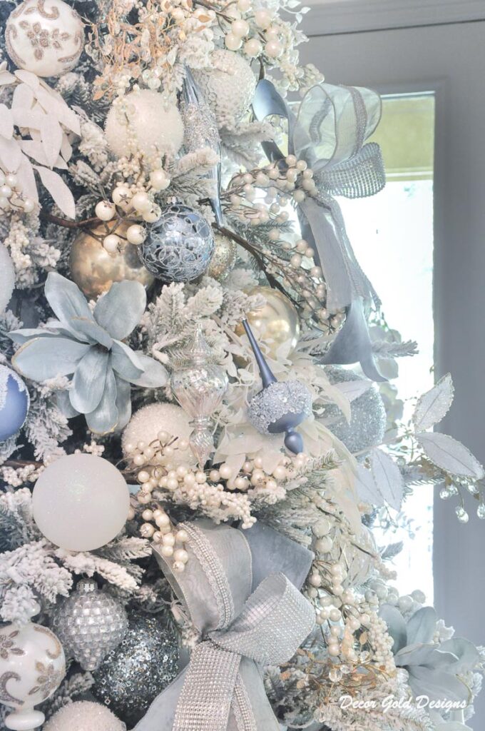 How to Decorate a Stunning Blue and Silver Christmas Tree - An