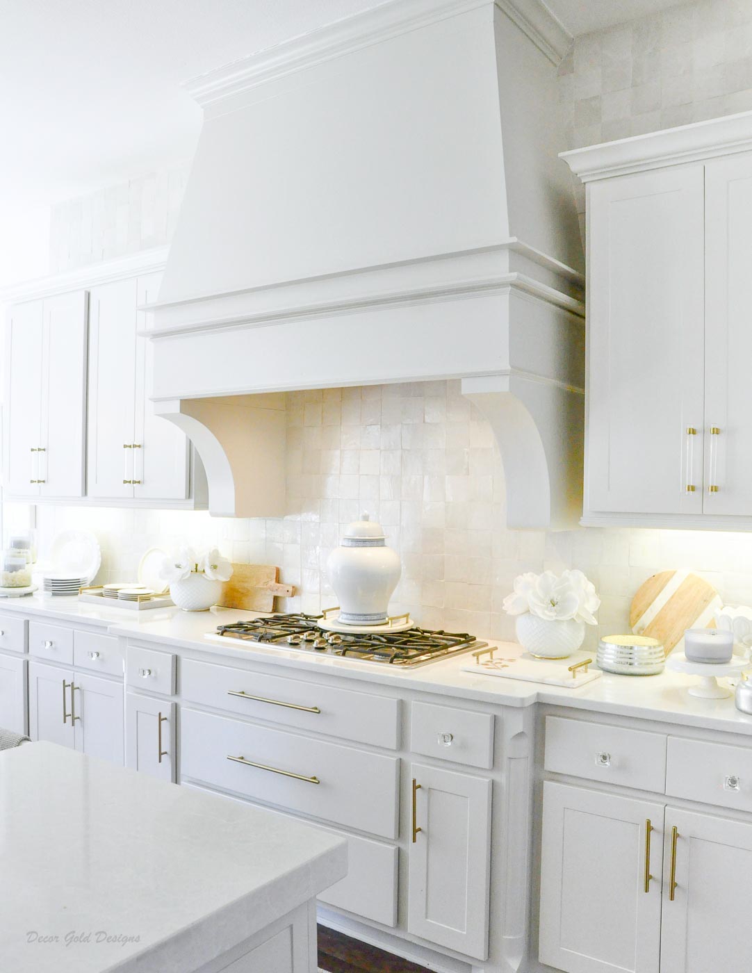 Winter white gold kitchen dining