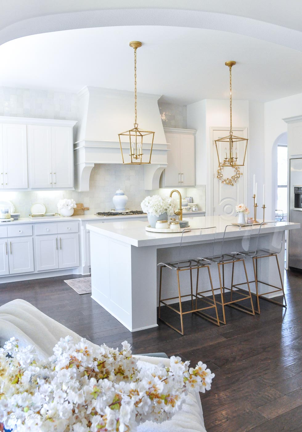 Winter white gold kitchen dining