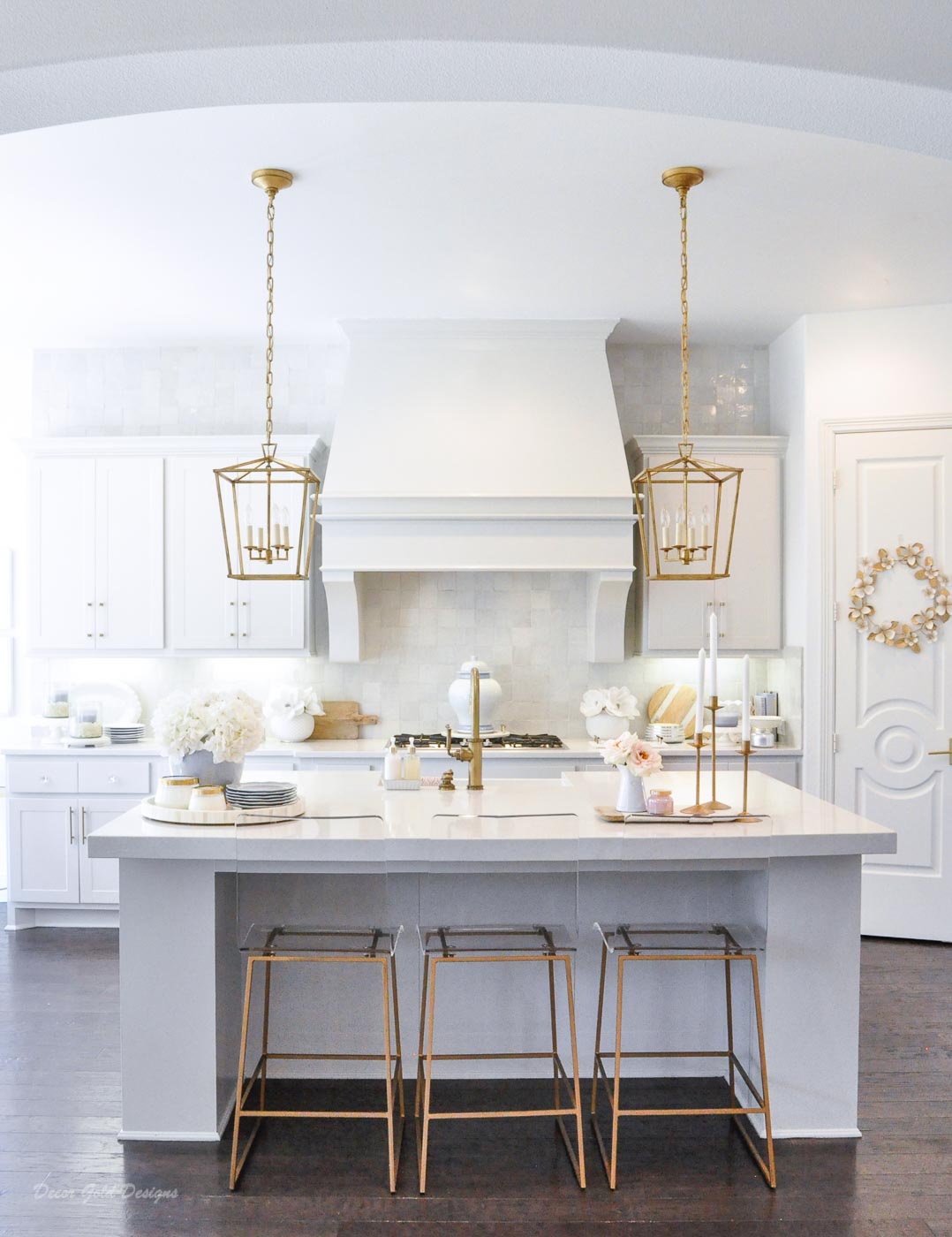 Winter white gold kitchen dining