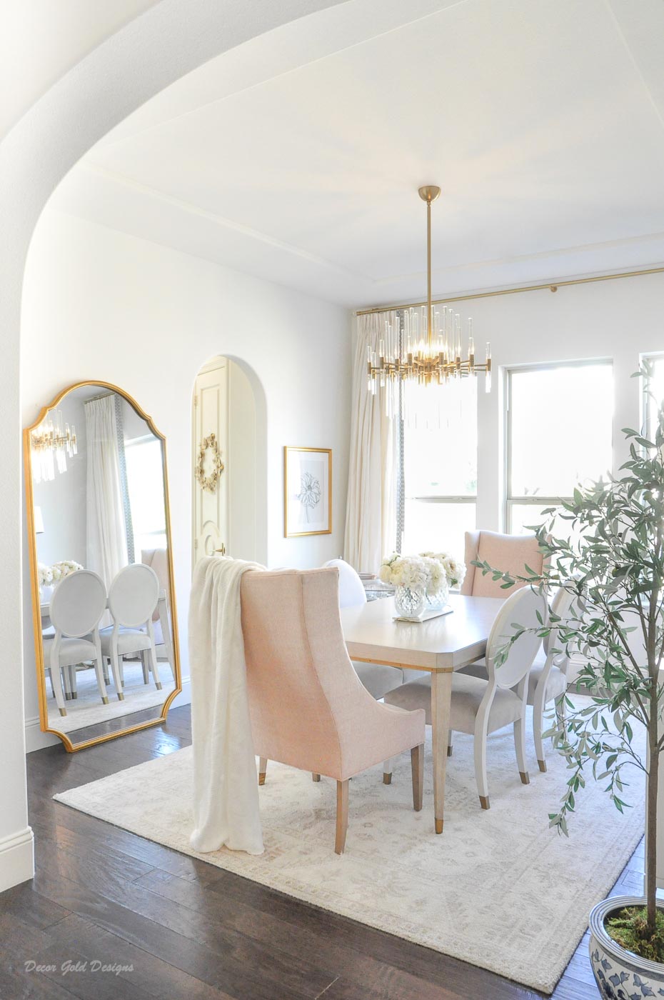 Winter white gold blush dining room