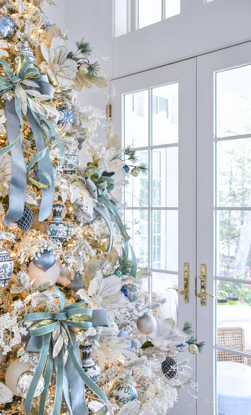Timeless blue Christmas tree