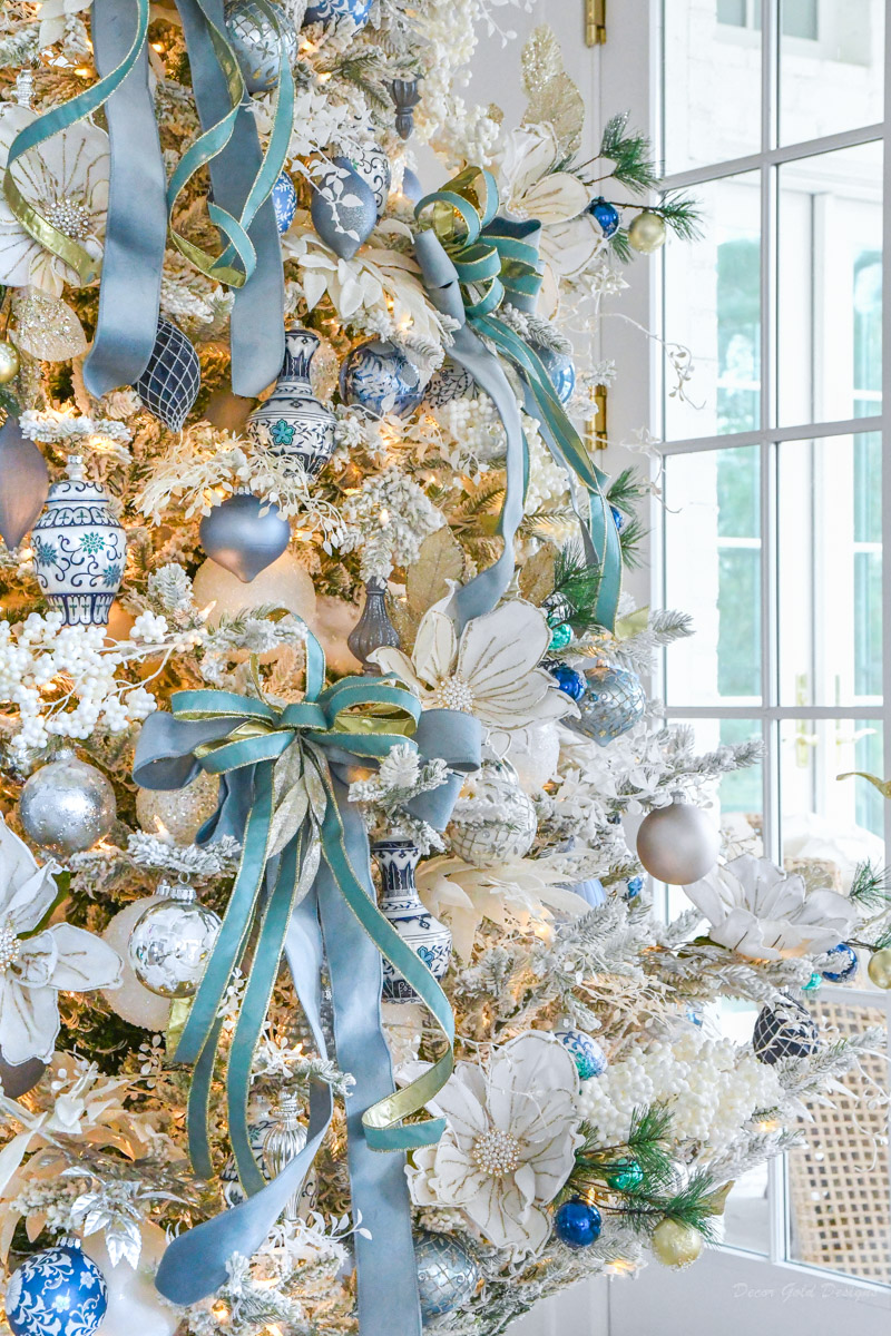 Timeless blue Christmas tree